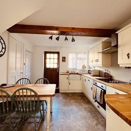 Cosy Cottage Four Miles From Lincoln City Centre Bagian luar foto